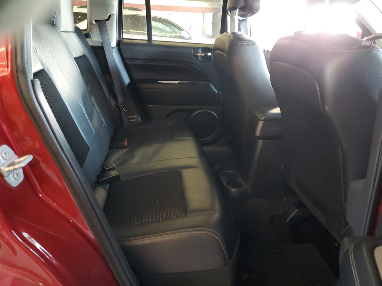 2016 Jeep Compass - Image 12
