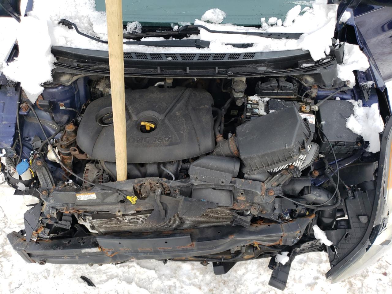 2012 Hyundai Elantra - Image 11