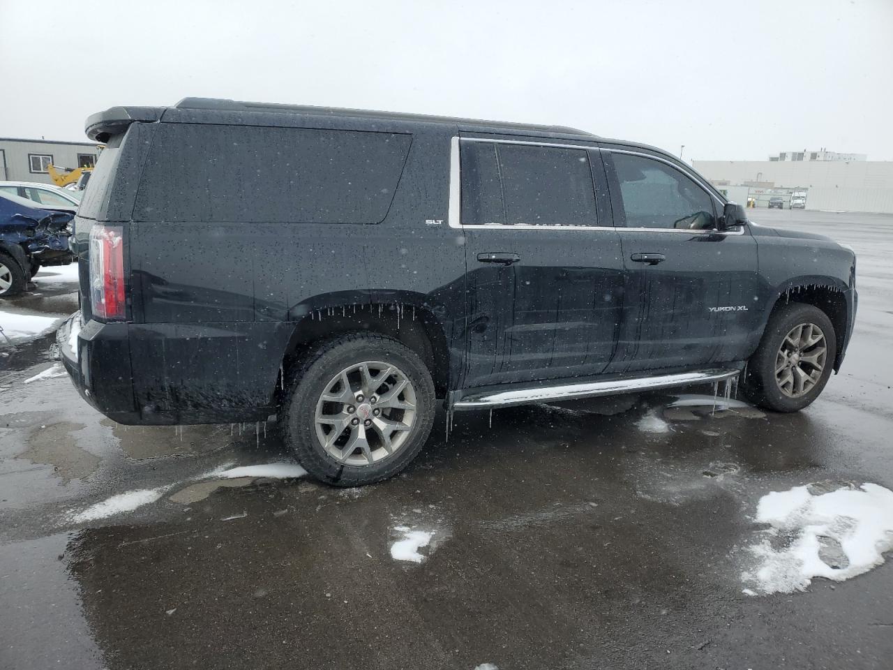 2016 GMC Yukon - Image 3