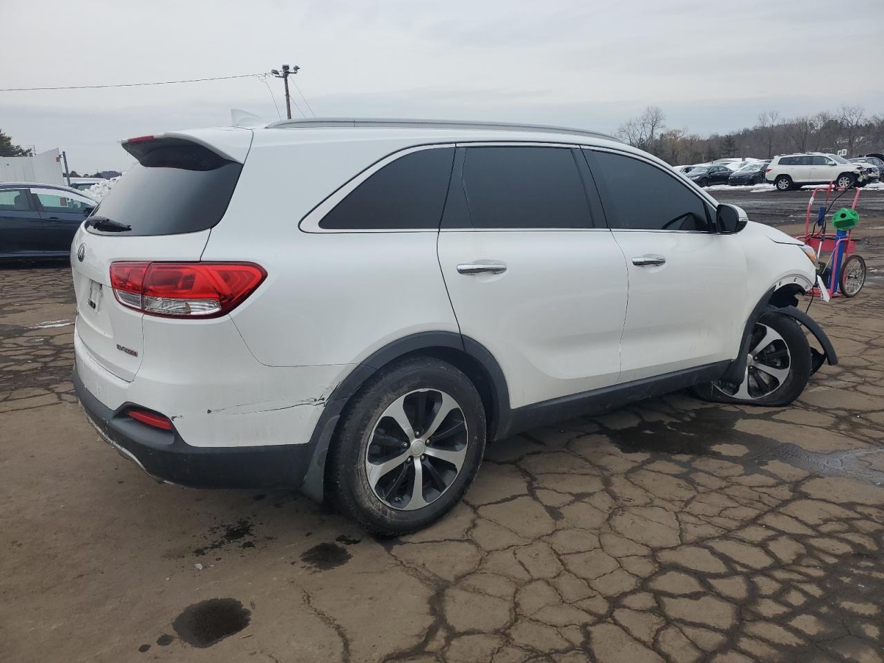 2016 Kia Sorento - Image 3