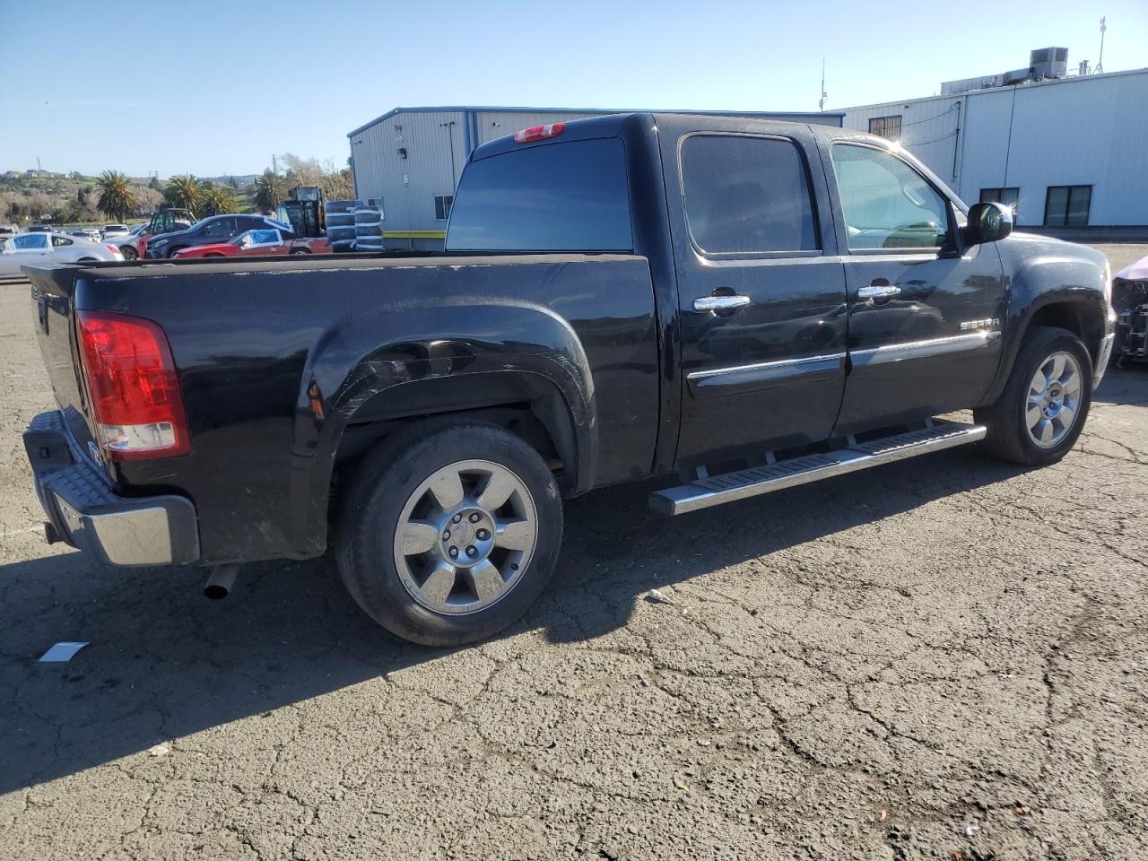 2011 GMC Sierra - Image 3