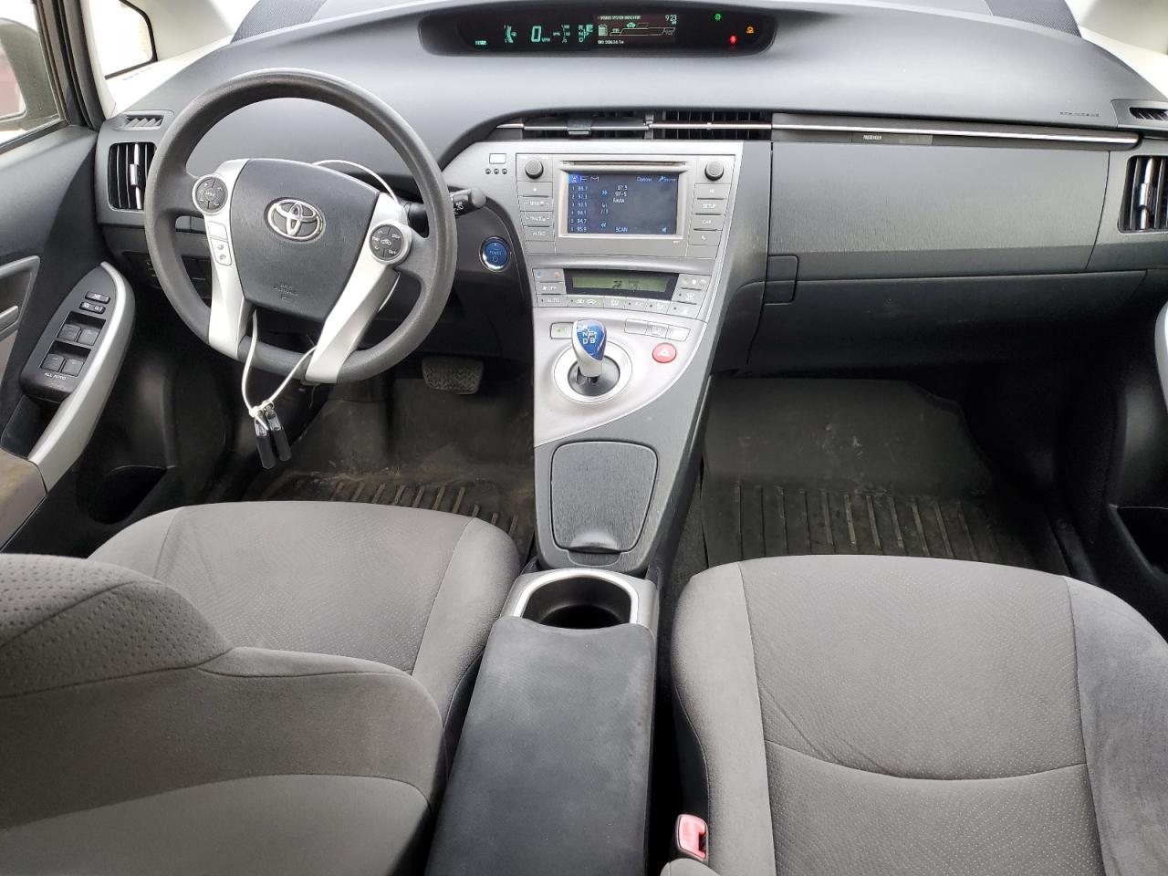 2012 Toyota Prius - Image 8