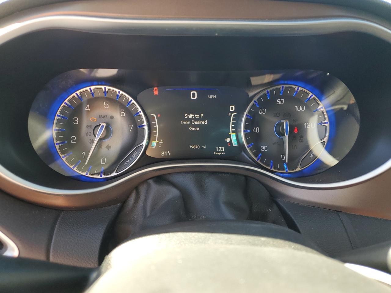 2017 Chrysler Pacifica - Image 9