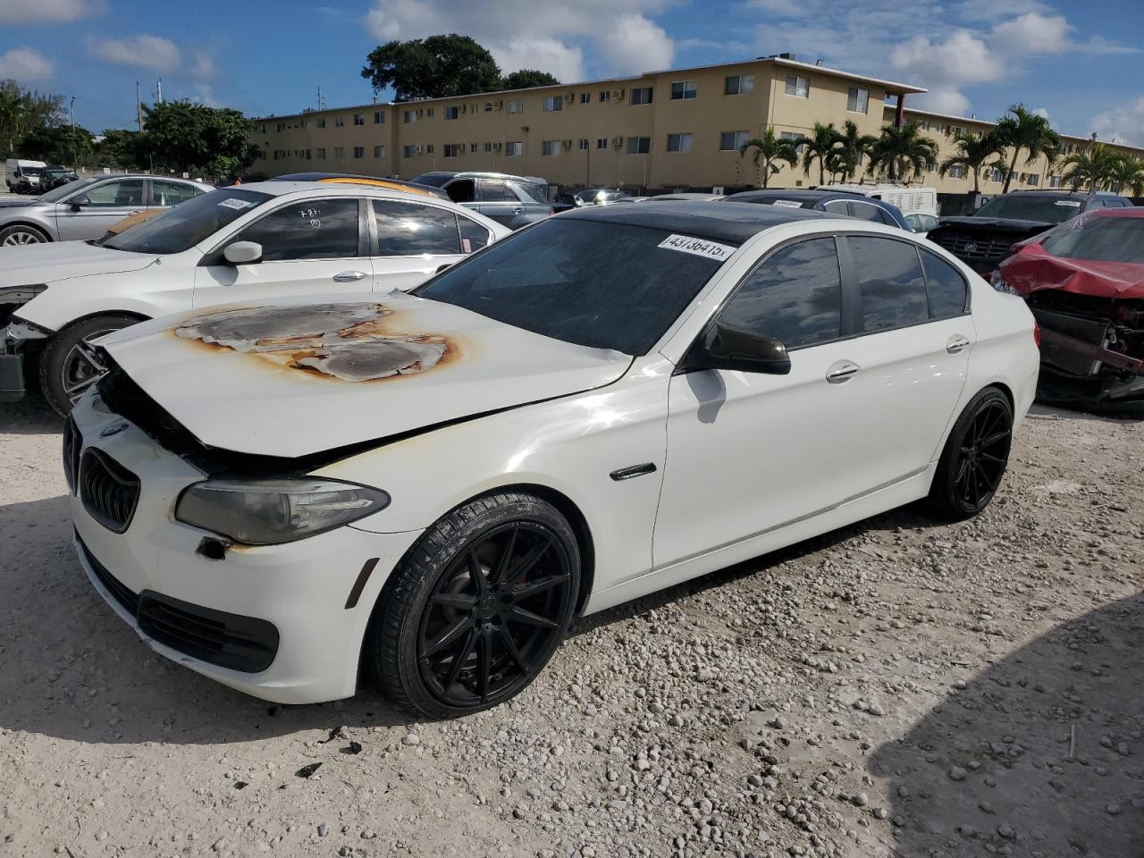 2014 Bmw 528 Xi იყიდება Opa Locka-ში, FL - Burn - Engine