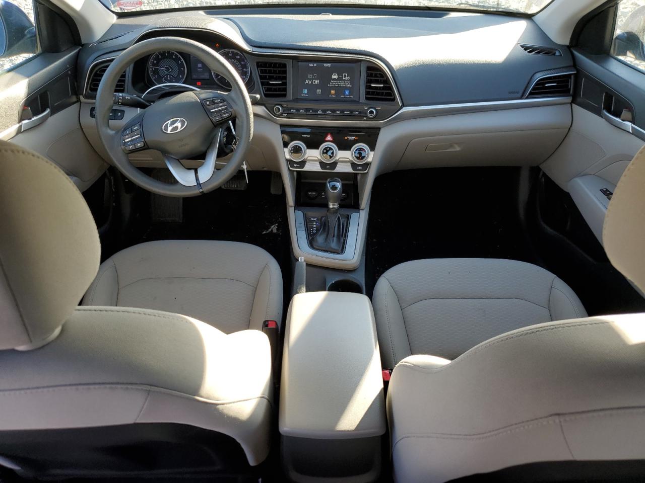 2019 Hyundai Elantra - Image 8