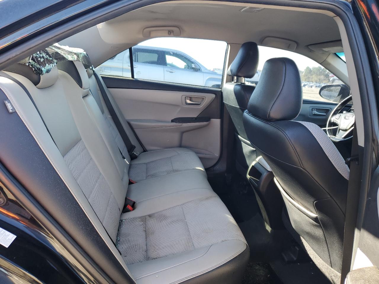 2016 Toyota Camry - Image 10