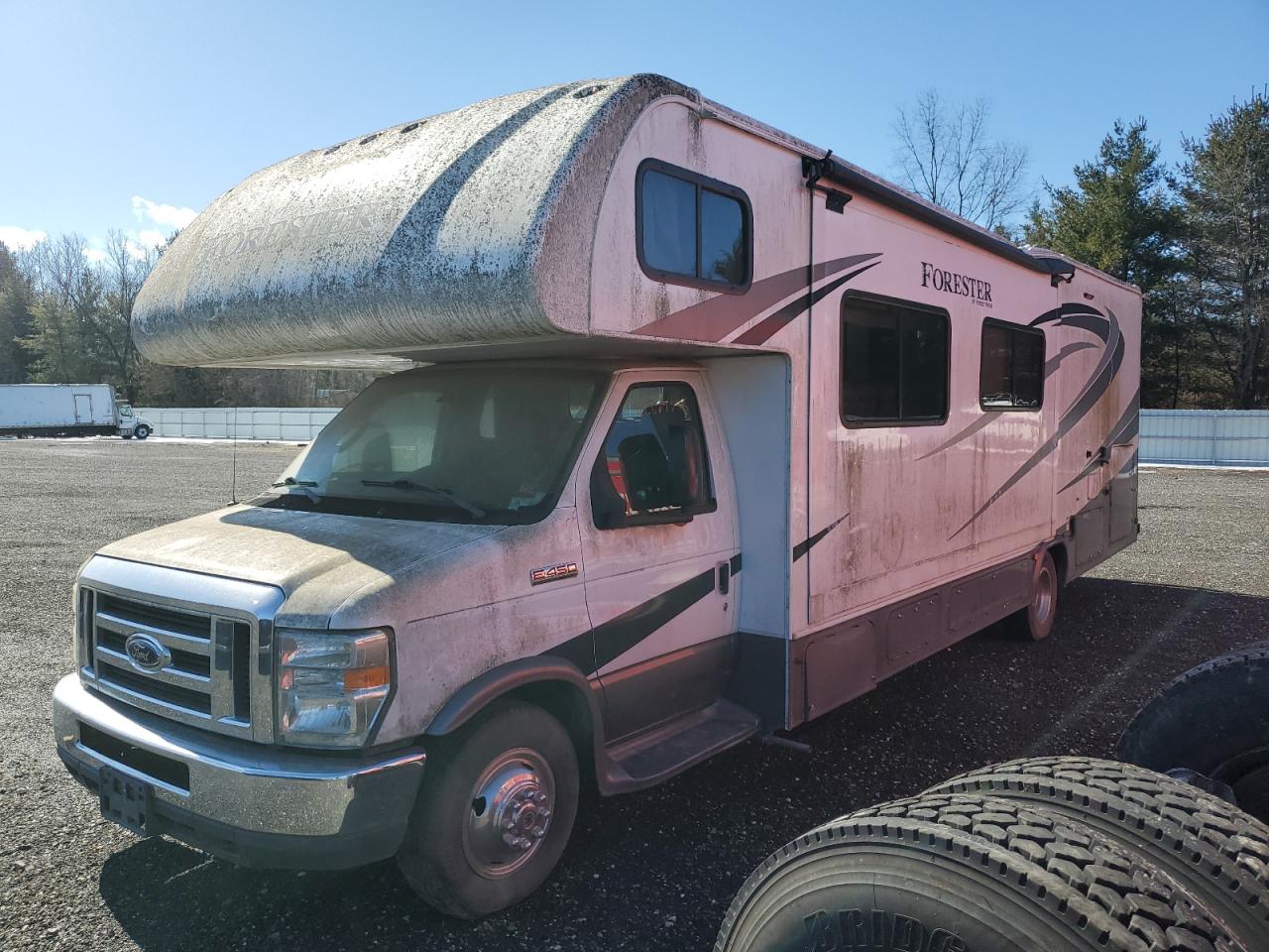 2017 Ford Econoline - Image 2