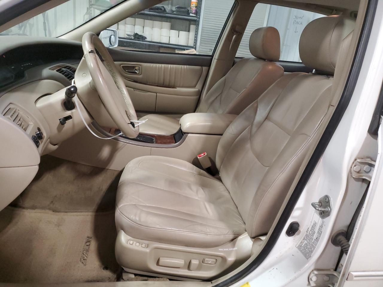 2001 Toyota Avalon - Image 7