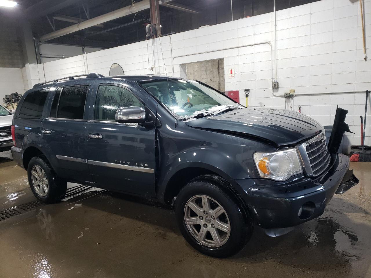 2007 Chrysler Aspen - Image 4