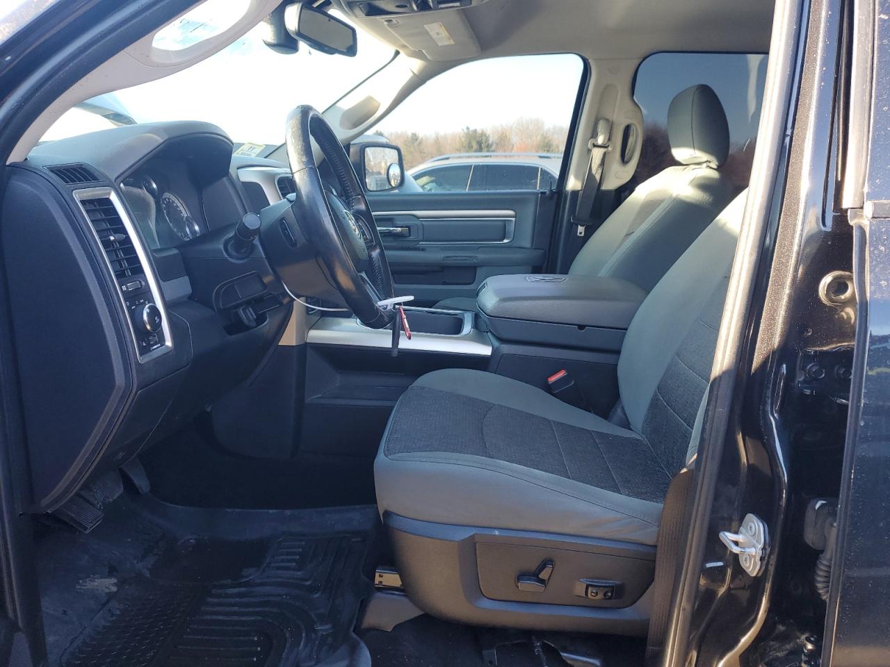 2017 RAM 1500 - Image 7