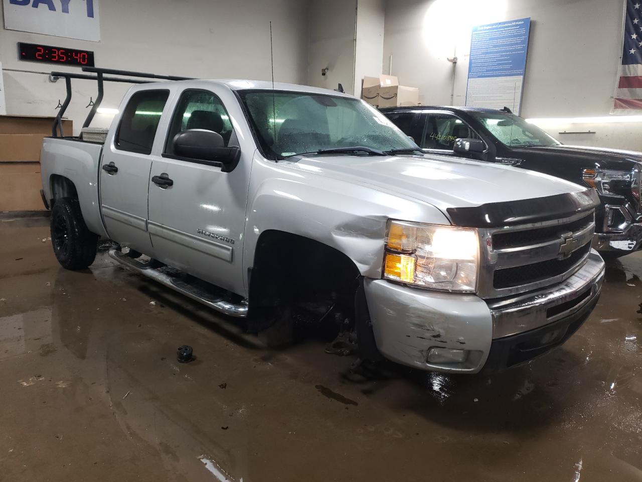 2011 Chevrolet Silverado - Image 4