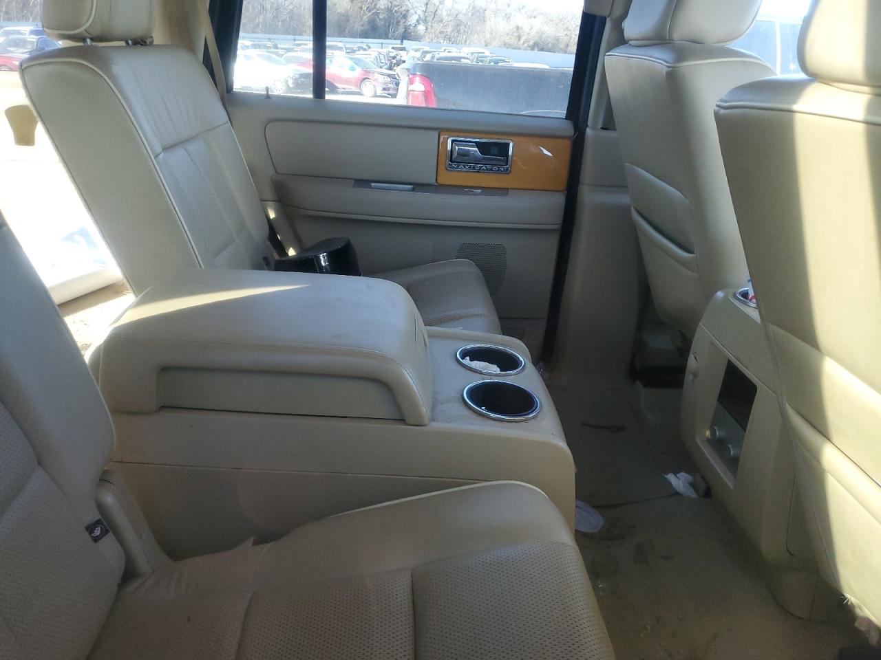2007 Lincoln Navigator - Image 12