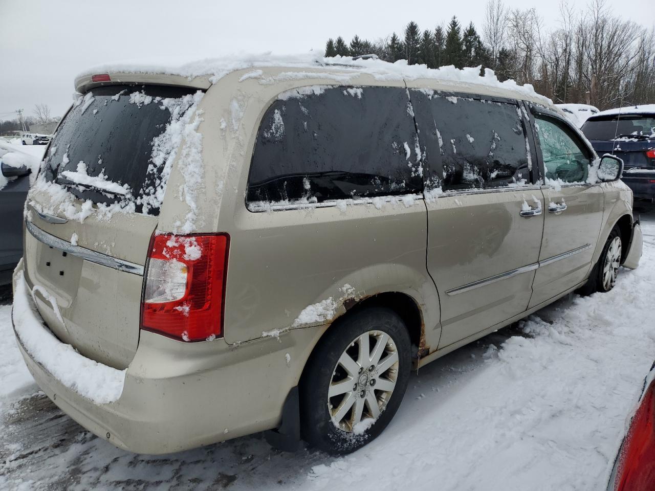 2012 Chrysler Town & Country - Image 3