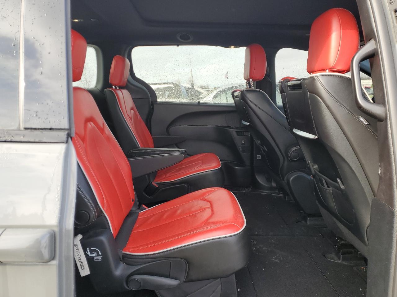 2020 Chrysler Pacifica - Image 11