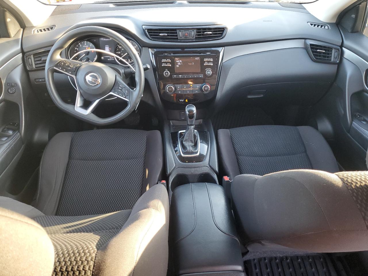 2018 Nissan Rogue - Image 8