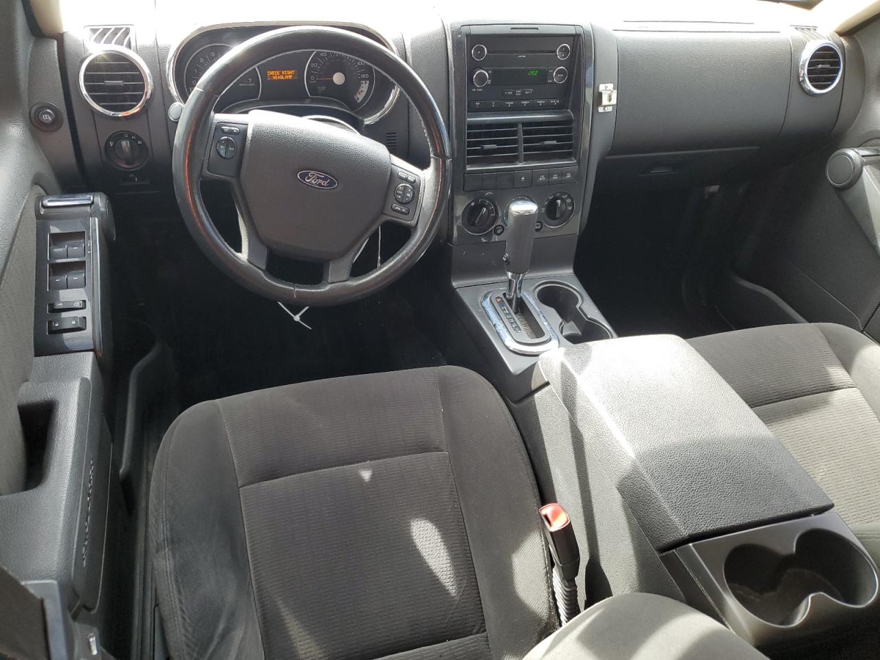 2010 Ford Explorer - Image 8