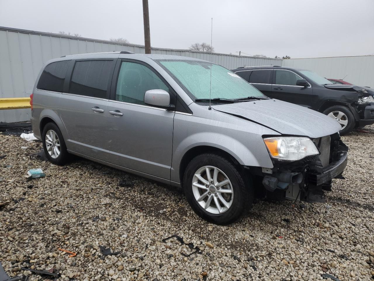 2019 Dodge Caravan - Image 4
