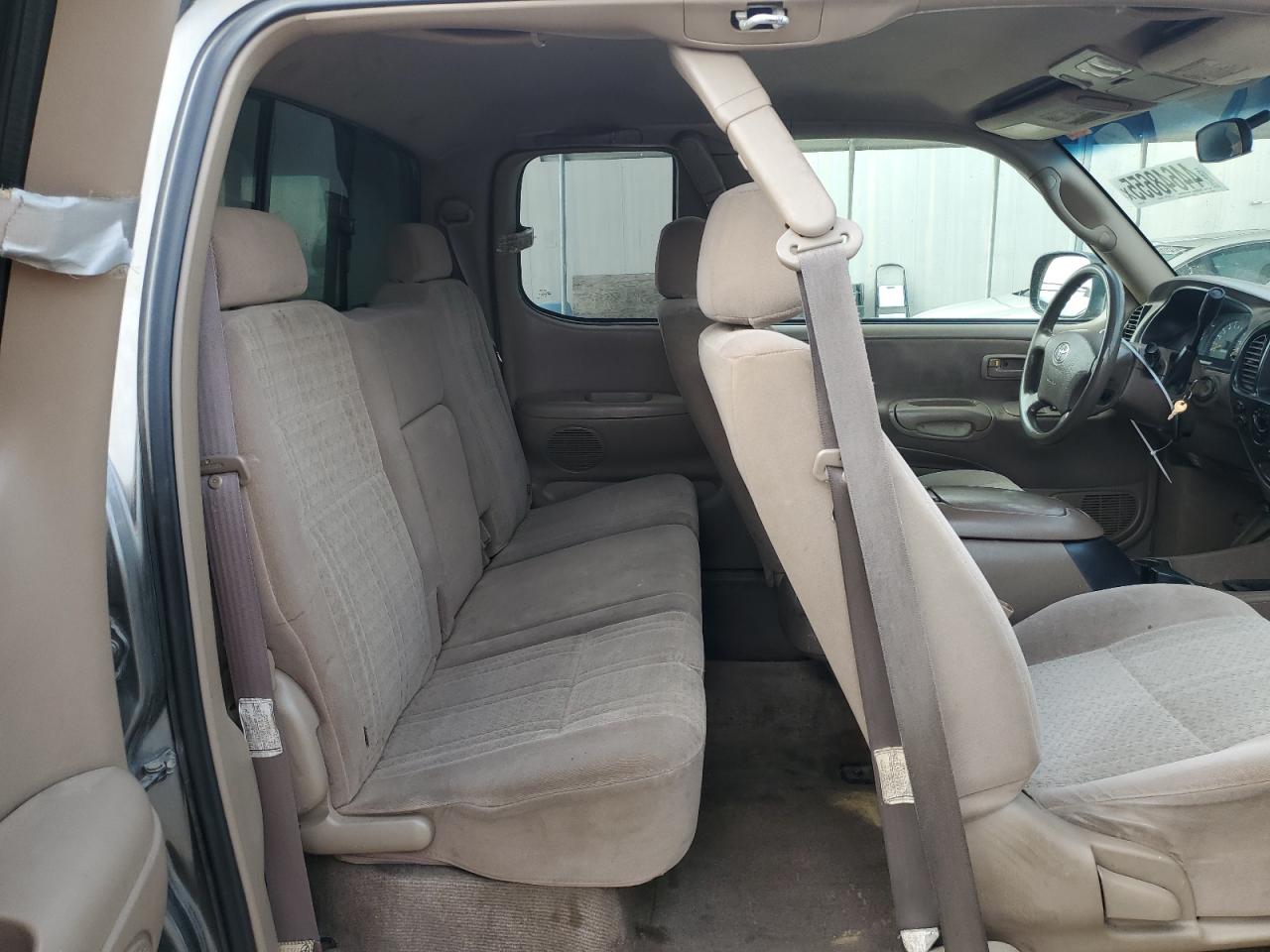 2004 Toyota Tundra - Image 10