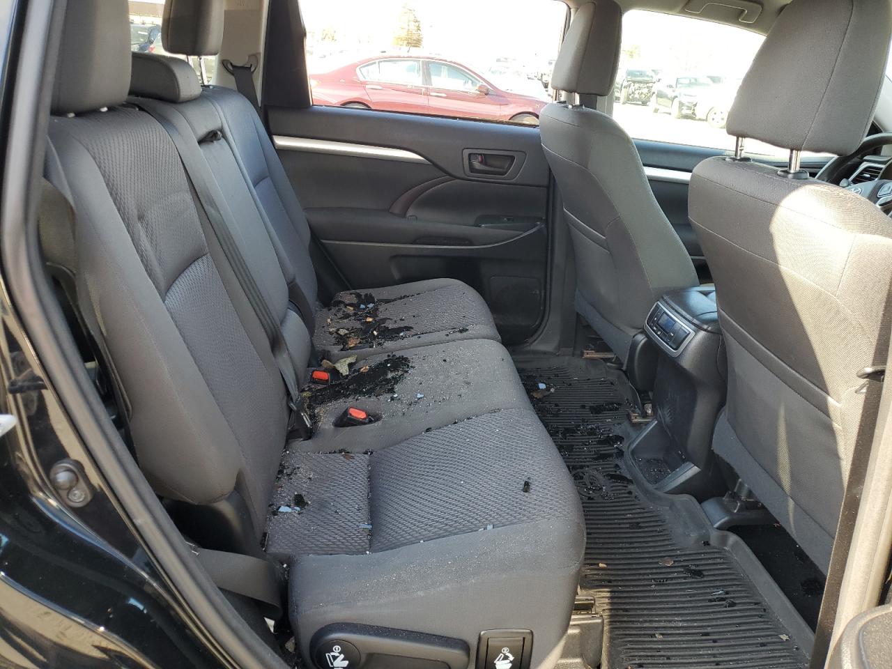 2017 Toyota Highlander - Image 11