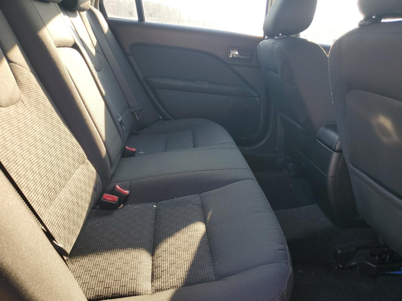 2010 Ford Fusion - Image 11