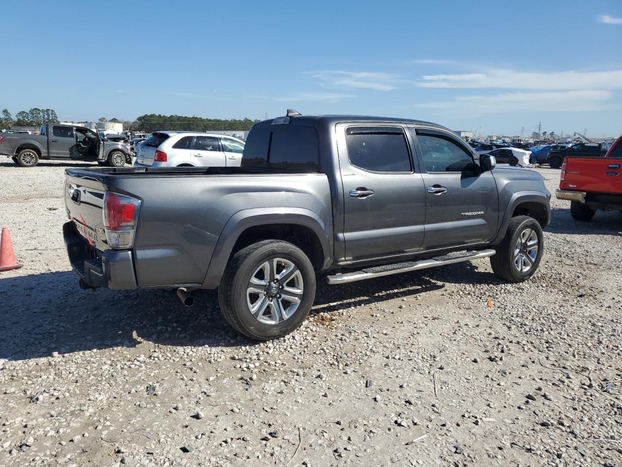 2019 Toyota Tacoma - Image 3