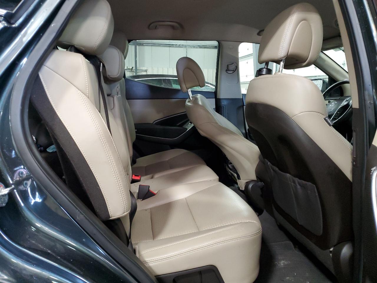 2013 Hyundai Santa Fe - Image 11