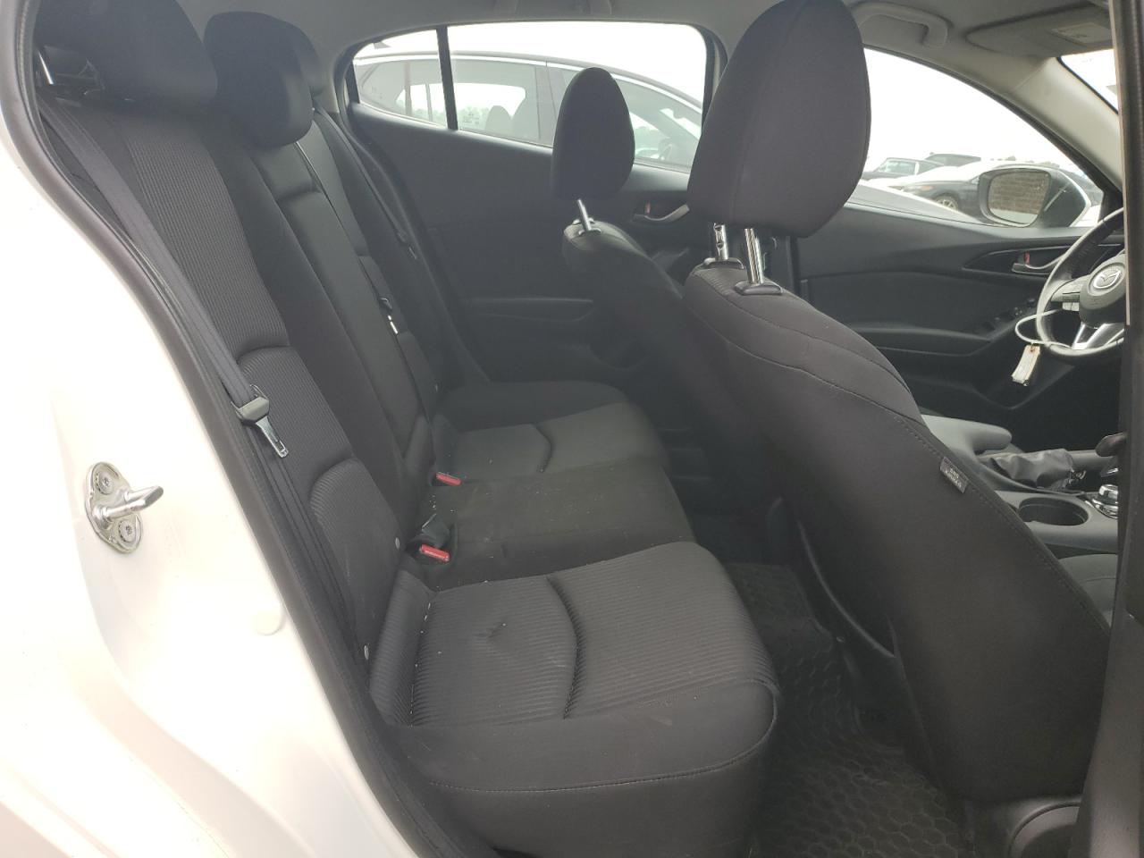 2015 Mazda 3 - Image 10