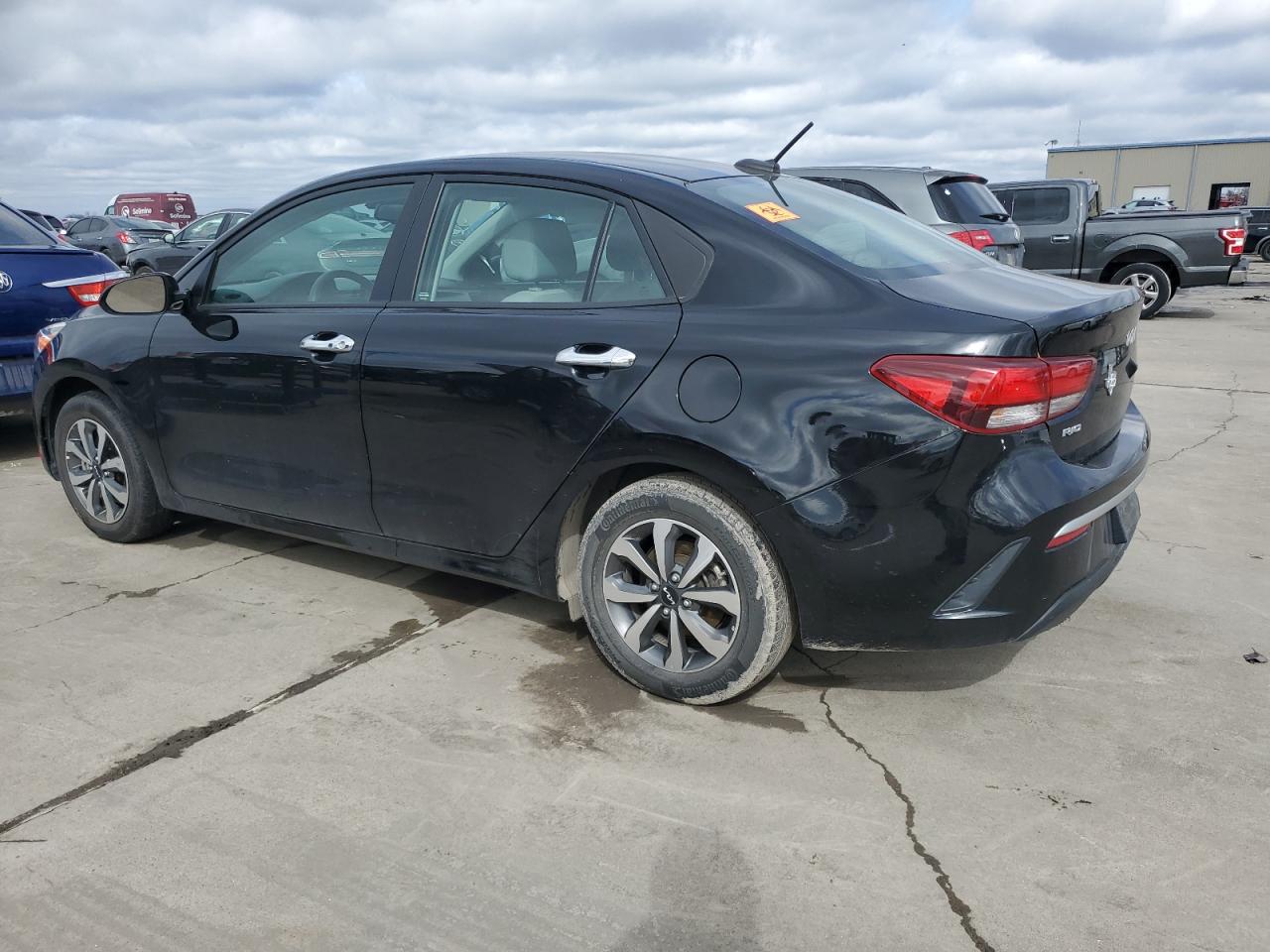 2022 Kia Rio - Image 2