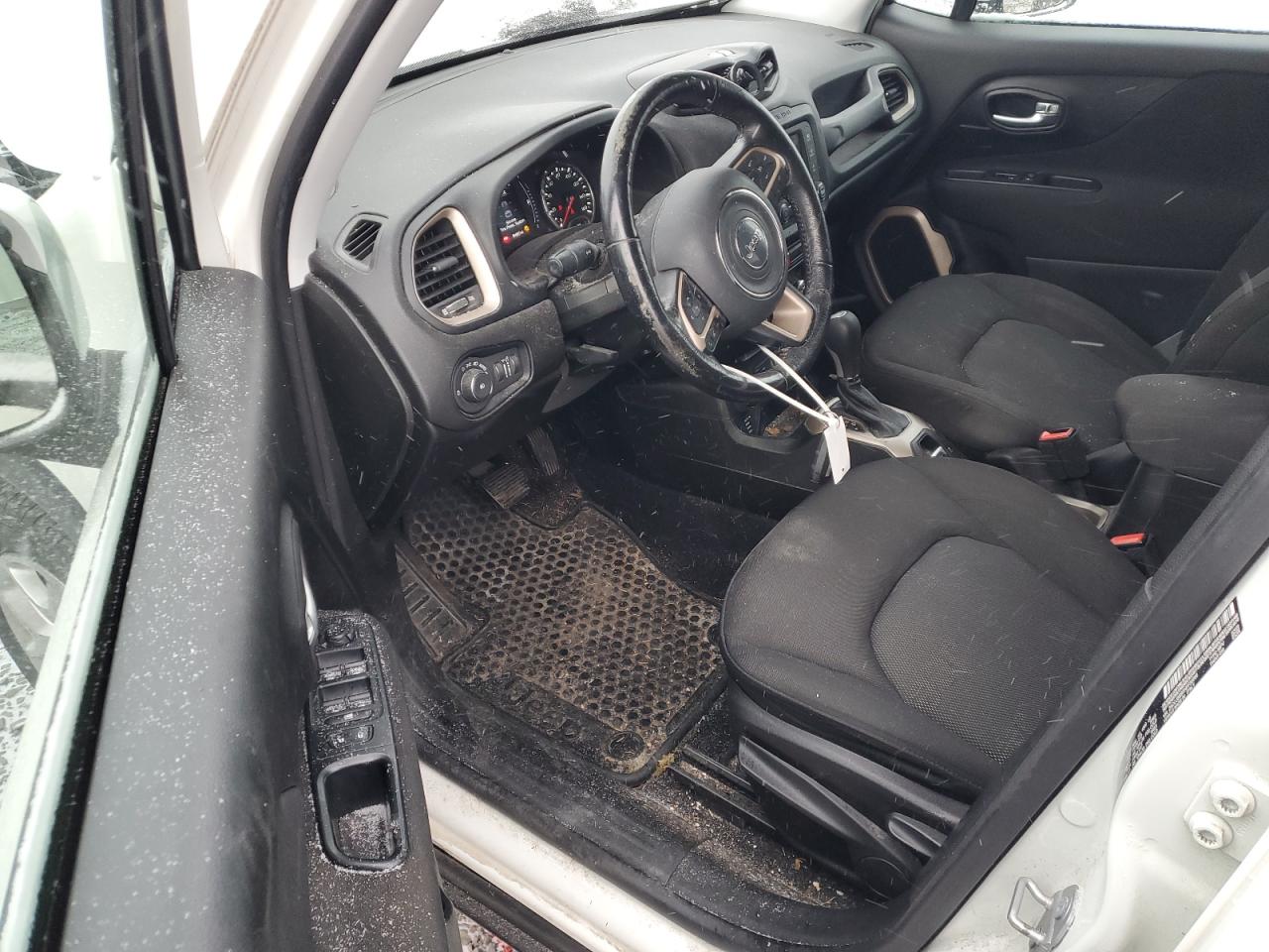 2017 Jeep Renegade - Image 8