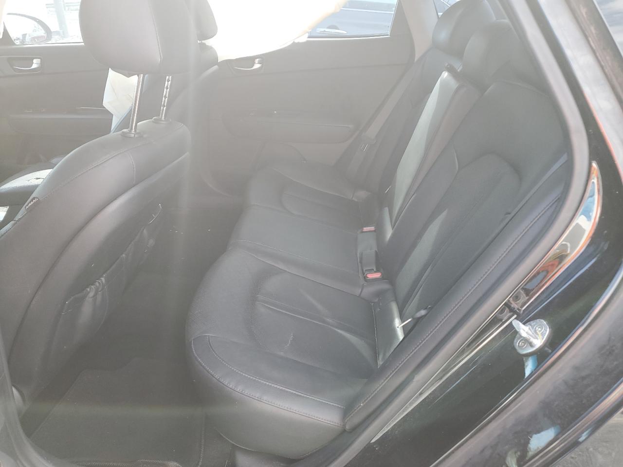 2018 Kia Optima - Image 10