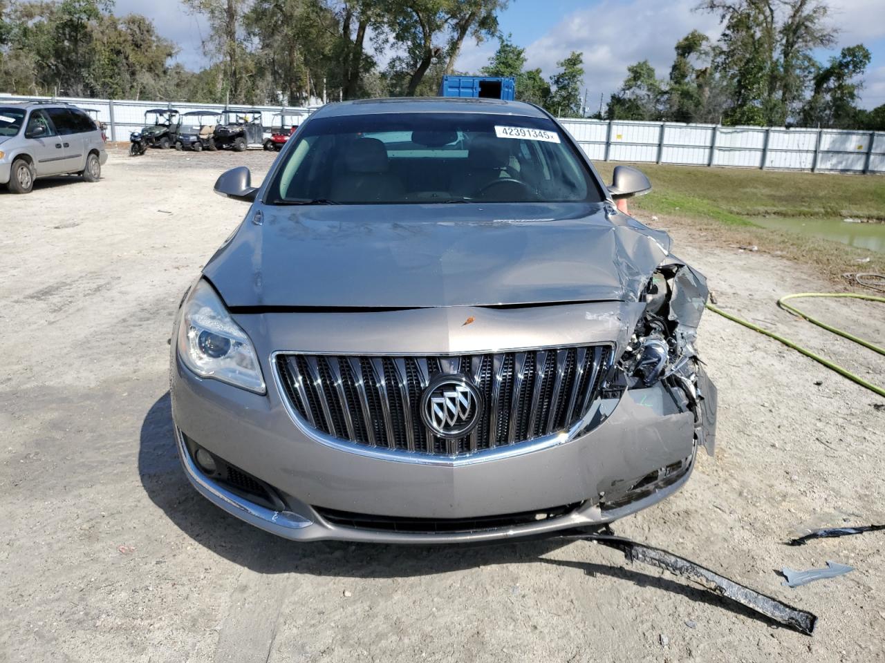2017 Buick Regal - Image 5