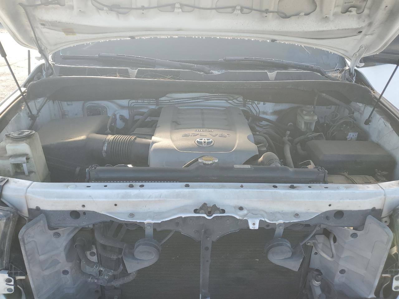 2010 Toyota Tundra - Image 11