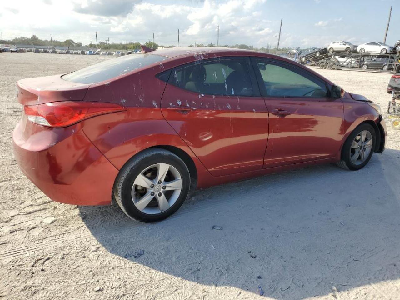 2013 Hyundai Elantra - Image 3