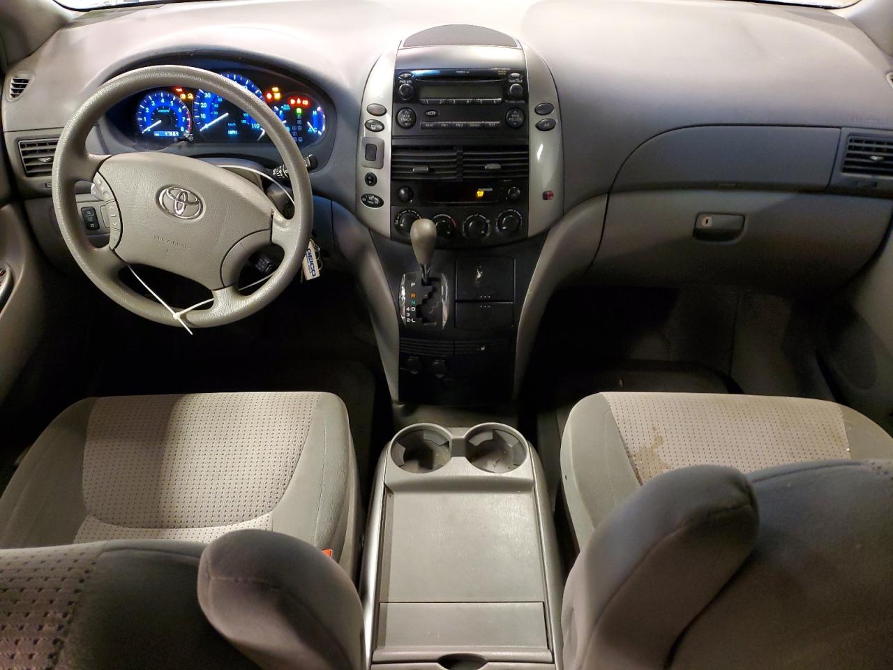 2008 Toyota Sienna - Image 8