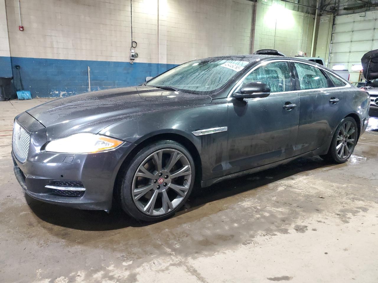 2013 Jaguar XJ - Image 1