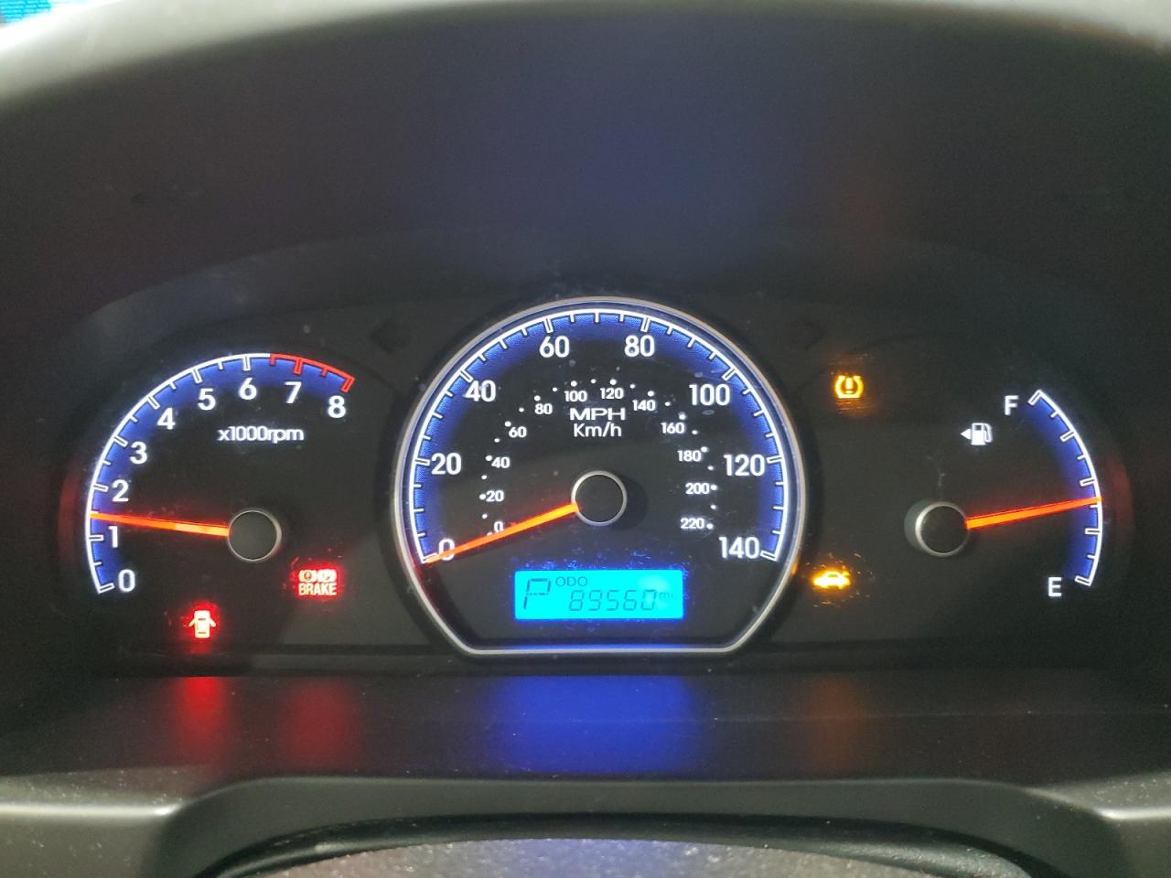 2010 Hyundai Elantra - Image 9