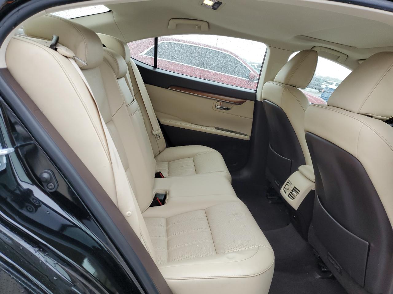 2017 Lexus ES - Image 10