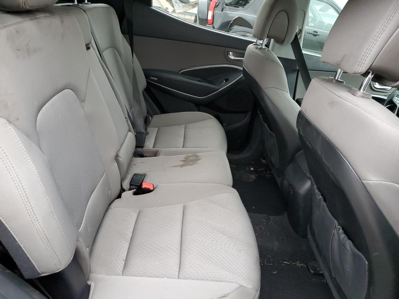 2018 Hyundai Santa Fe - Image 11