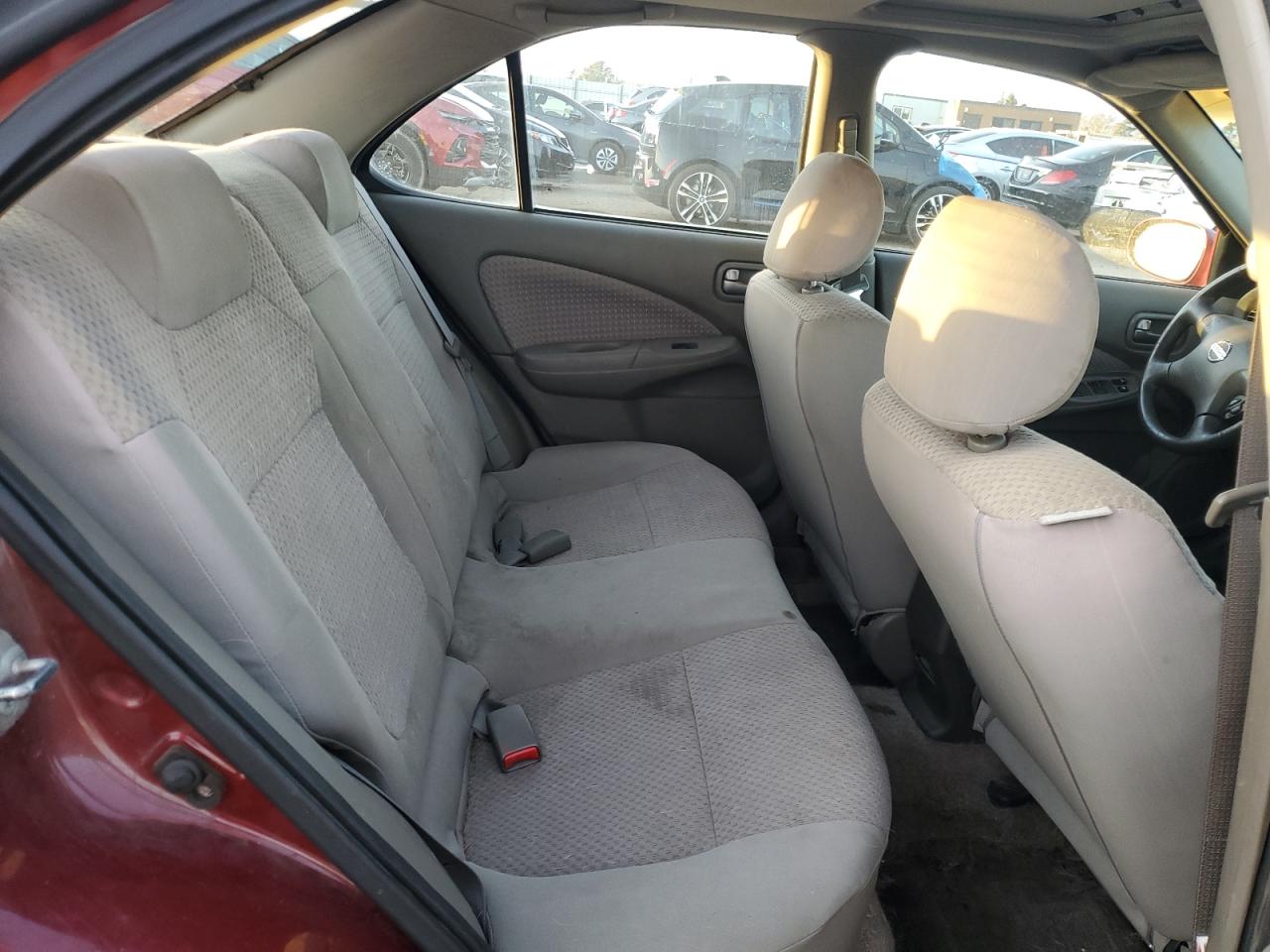 2004 Nissan Sentra - Image 10