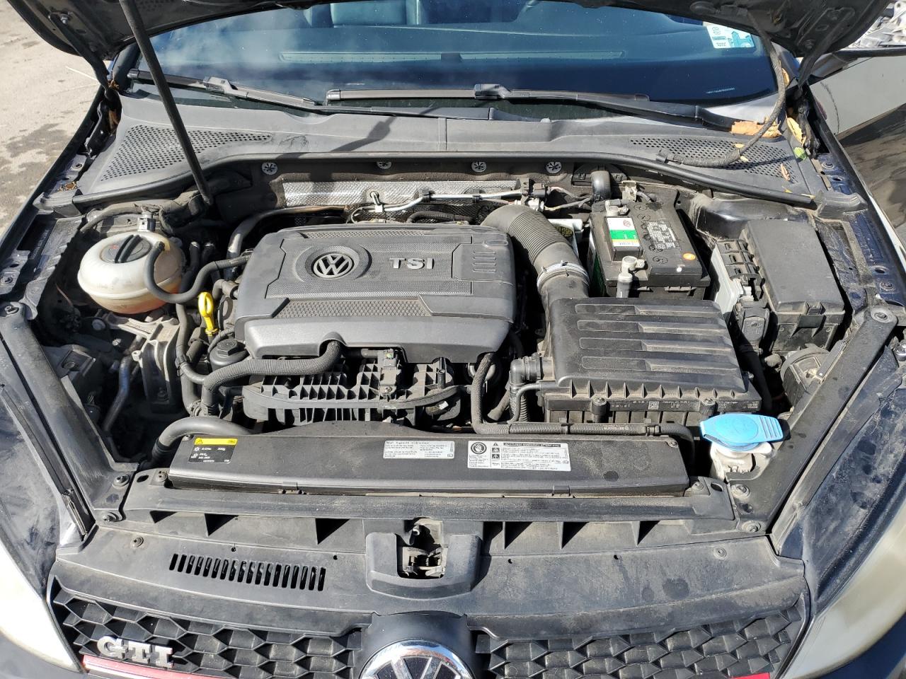 2015 Volkswagen GTI - Image 11