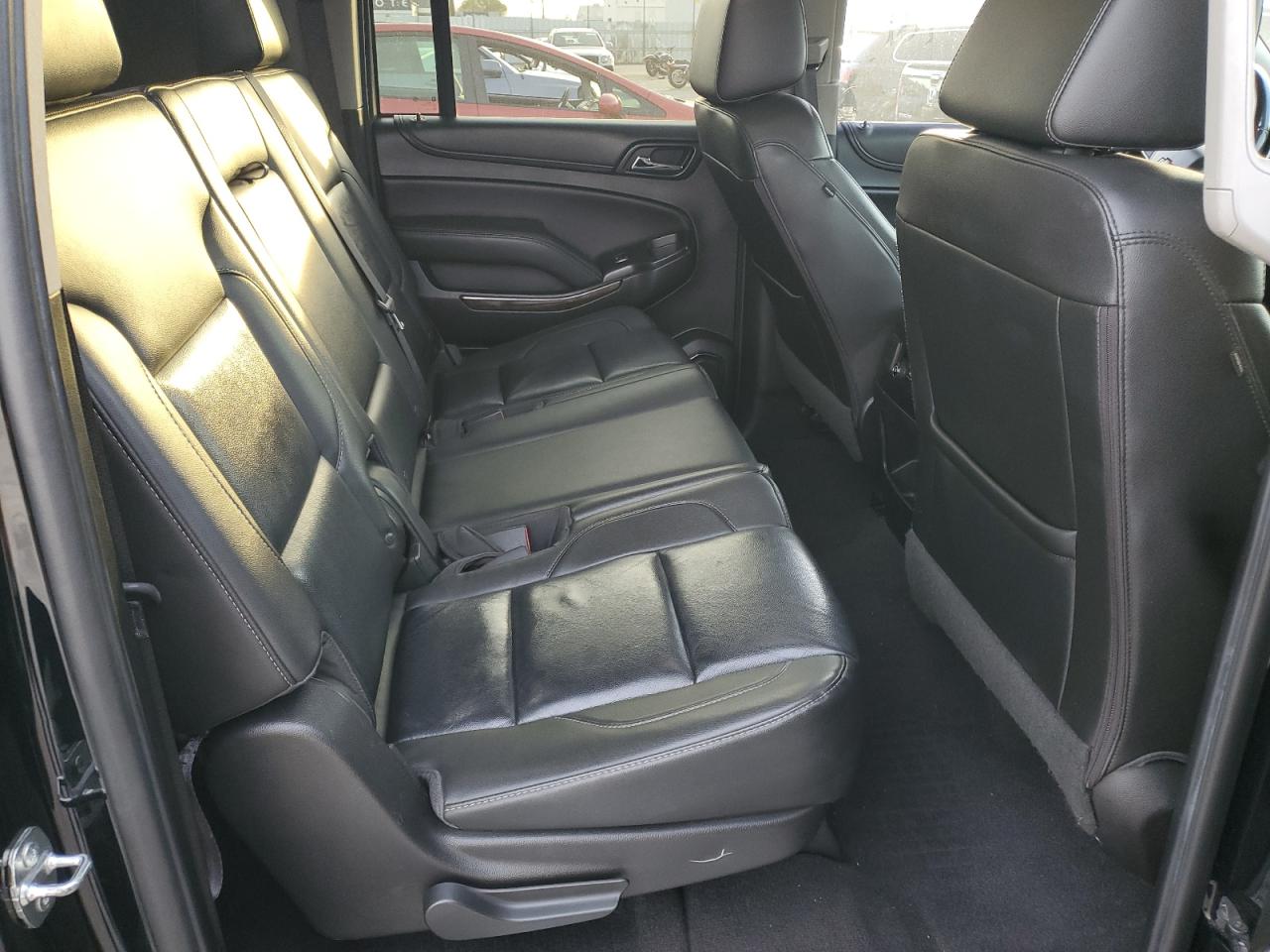 2019 Chevrolet Suburban - Image 11