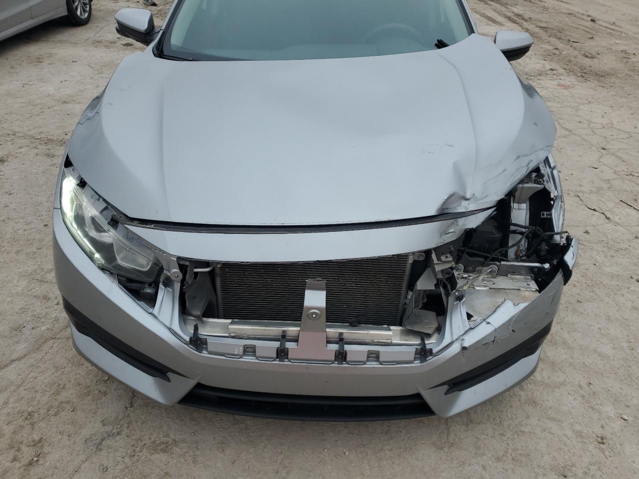 2018 Honda Civic - Image 12