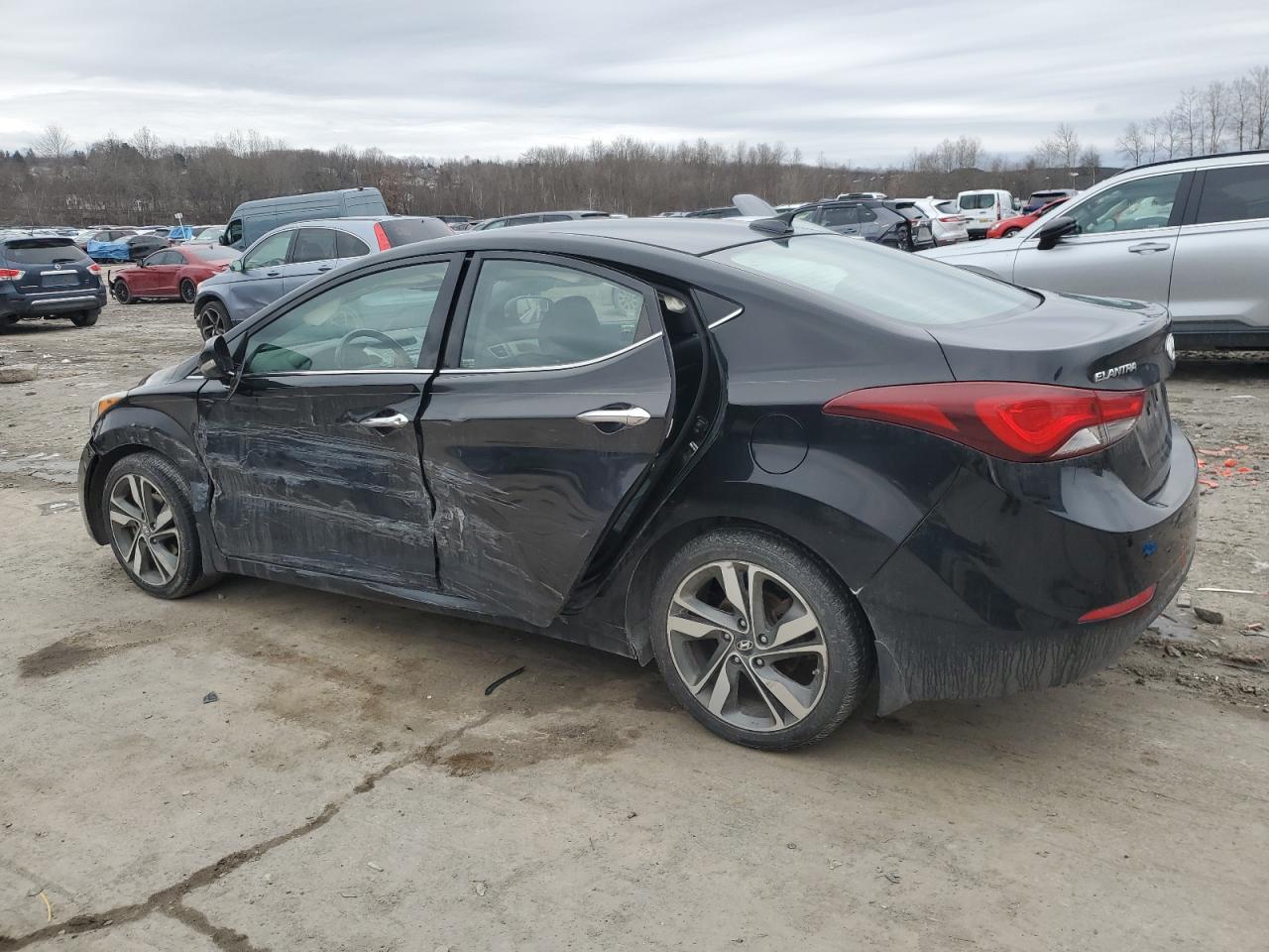 2015 Hyundai Elantra - Image 2