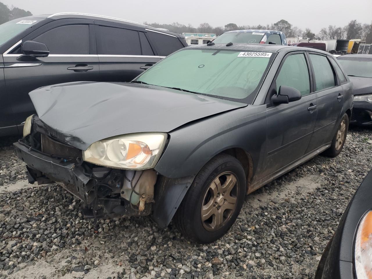 2004 Chevrolet Malibu Maxx Lt for Sale in Tifton, GA - Front End
