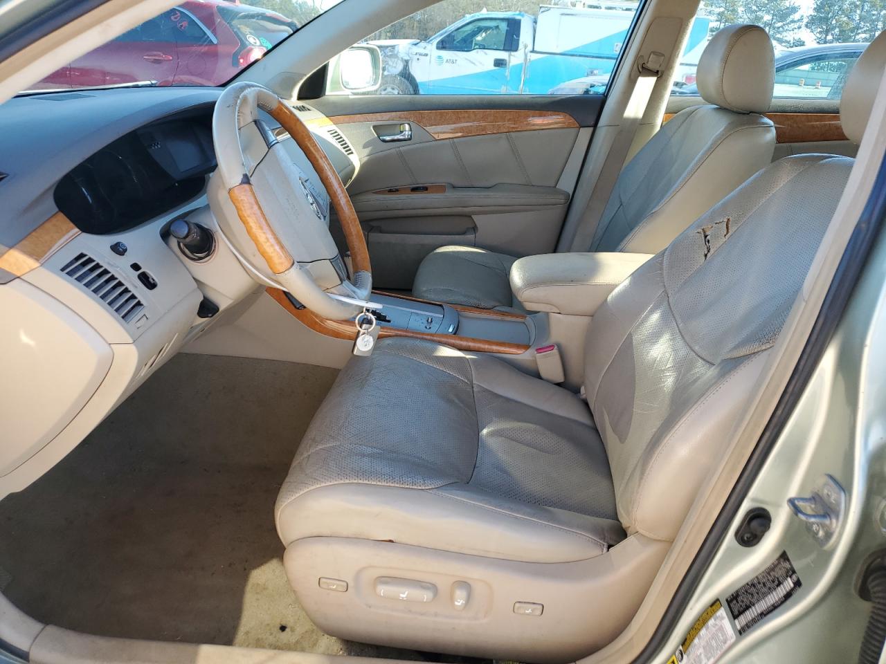 2005 Toyota Avalon - Image 7