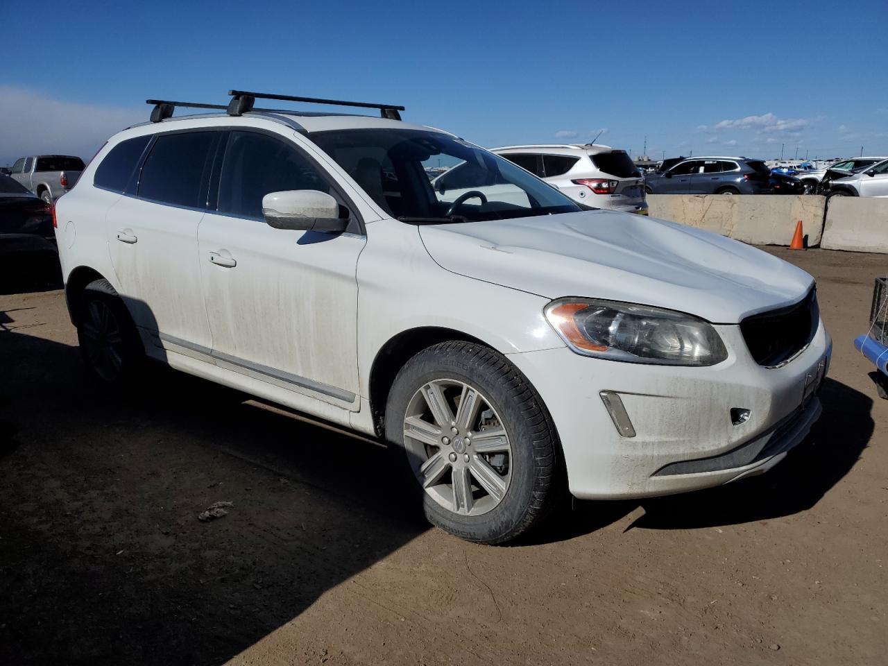 2016 Volvo XC60 - Image 4