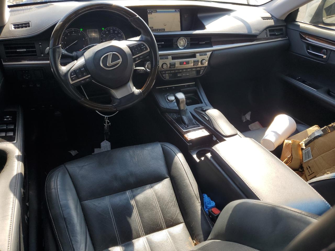 2016 Lexus ES - Image 8