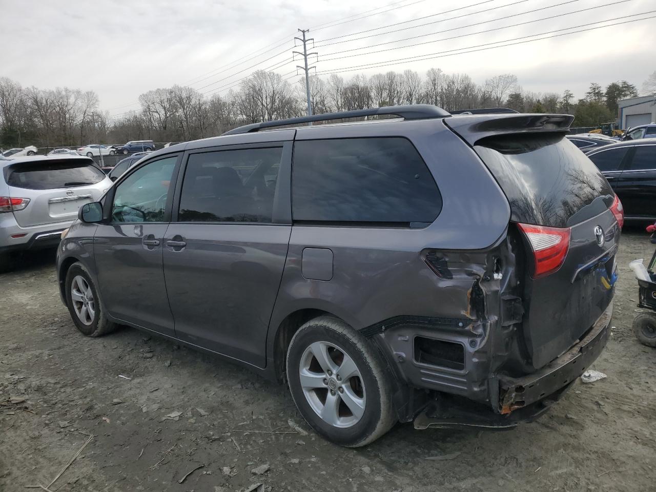 2015 Toyota Sienna - Image 2