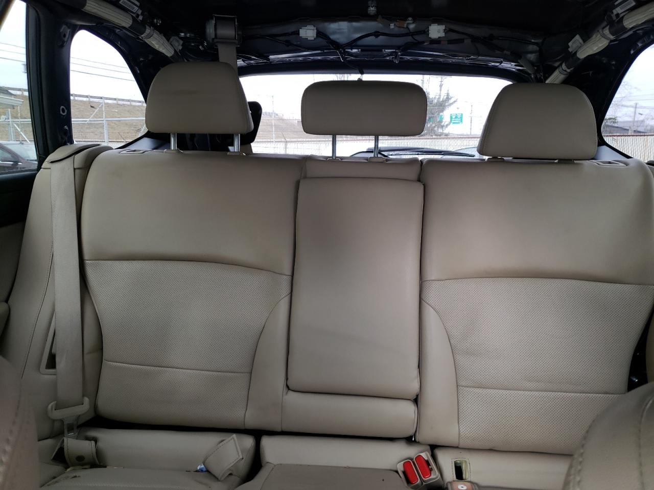 2015 Subaru Outback - Image 10