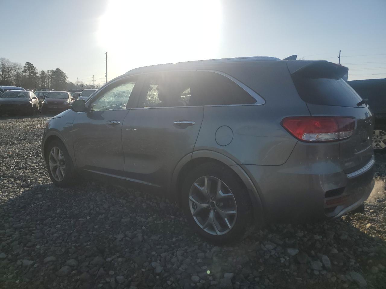 2016 Kia Sorento - Image 2